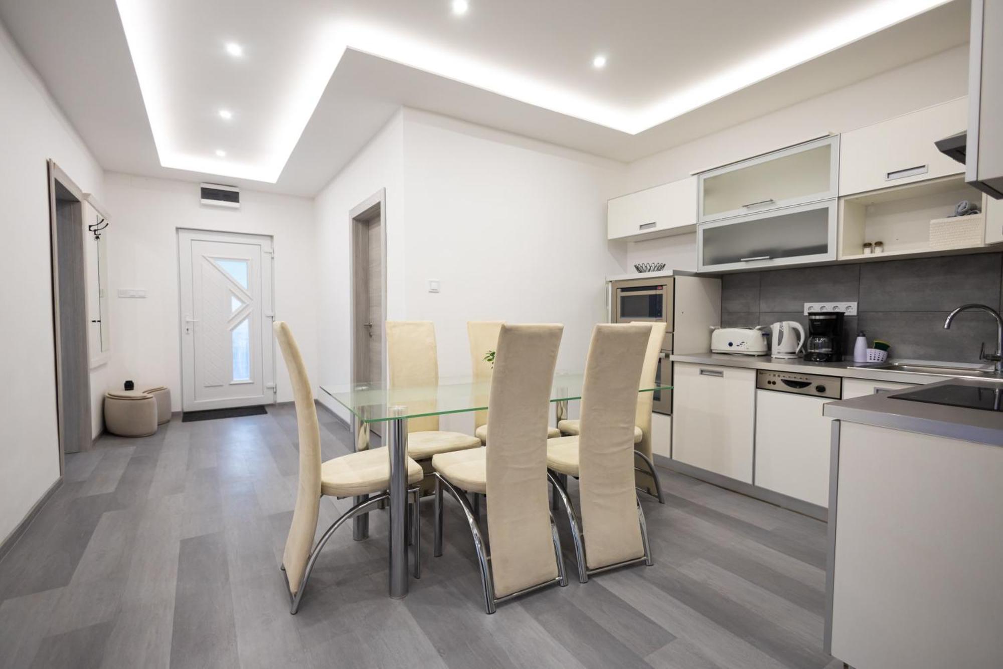 Fonix Apartman Debrecen Exteriör bild